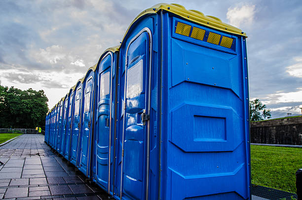Porta potty delivery and setup in South Lakes, AK